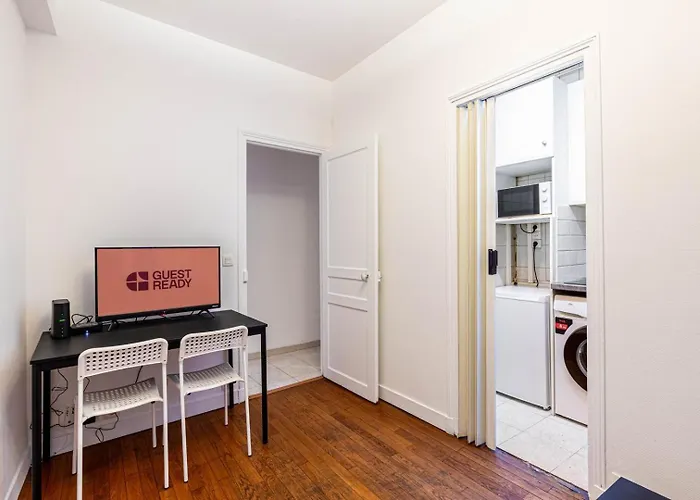 Guestready - Quiet In The 15th District